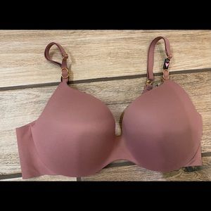 Incredible by VS Light Push-Up Perfect Shape Bra.